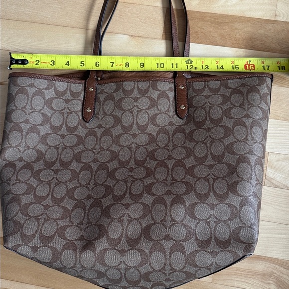 Coach F36658 Signature Reversible City Tote Gold/Khaki/Saddle NWOT gorgeous - Picture 5 of 6